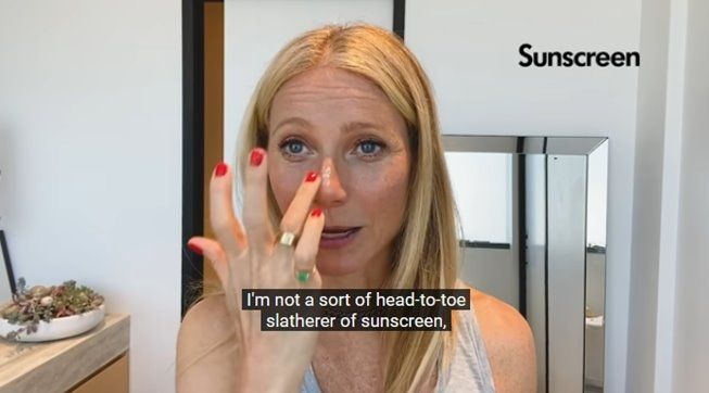 Skincare rutin Gwyneth Paltrow tuai kritikan. (YouTube/Vogue)