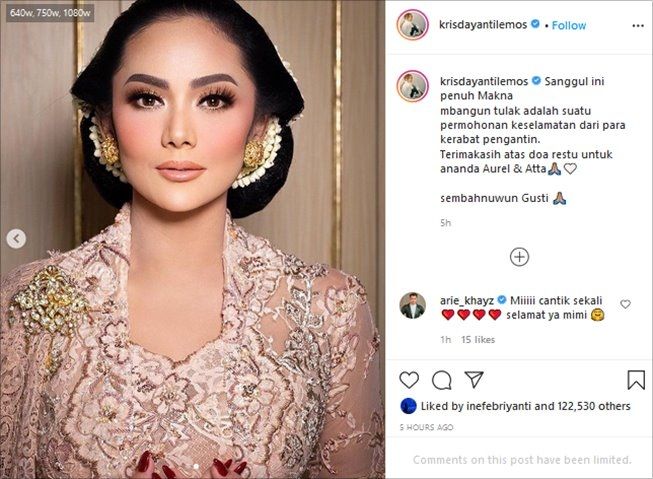 Makna sanggul Krisdayanti di pernikahan Aurel Hermansyah. (Instagram/@krisdayantilemos)