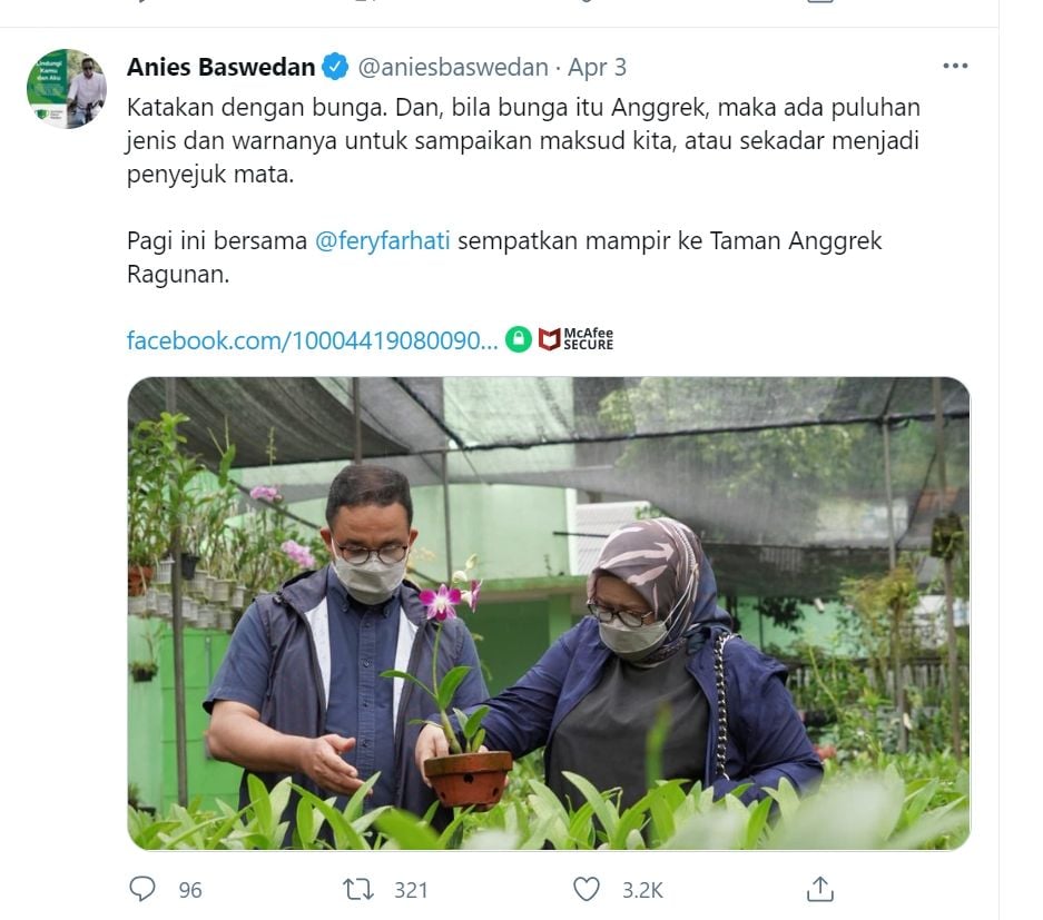 Cuitan Anies Baswedan di Taman Anggrek bersama sang istri (twitter/aniesbaswedan)