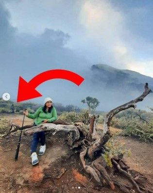 Penampakan misterius di Kawah Ijen (@Mountaineering_indonesia)