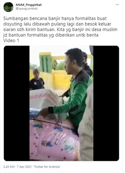 Viral warga tolak bantuan pejabat (Twitter/IpungLombok).