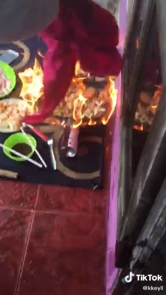 Bakar Daging di Rumah, Momen Pesta Barbeque Ini Berujung Bikin Histeris. (TikTok/@kkeyll)