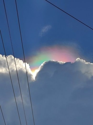 Viral Sinar Aneh Bak 'Lightsaber' di Langit Usai Gempa Malang. (Twitter/@Archangel_AE)