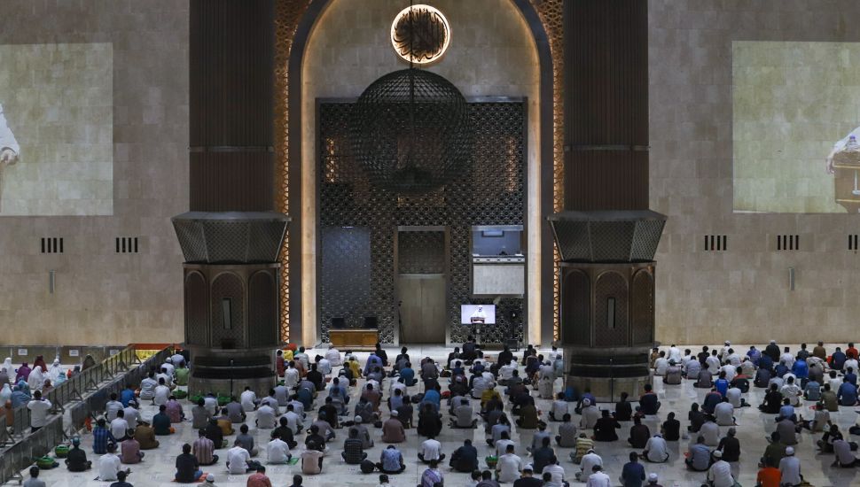 Suasana Shalat Tarawih Berjamaah Di Masjid Istiqlal Saat Pandemi