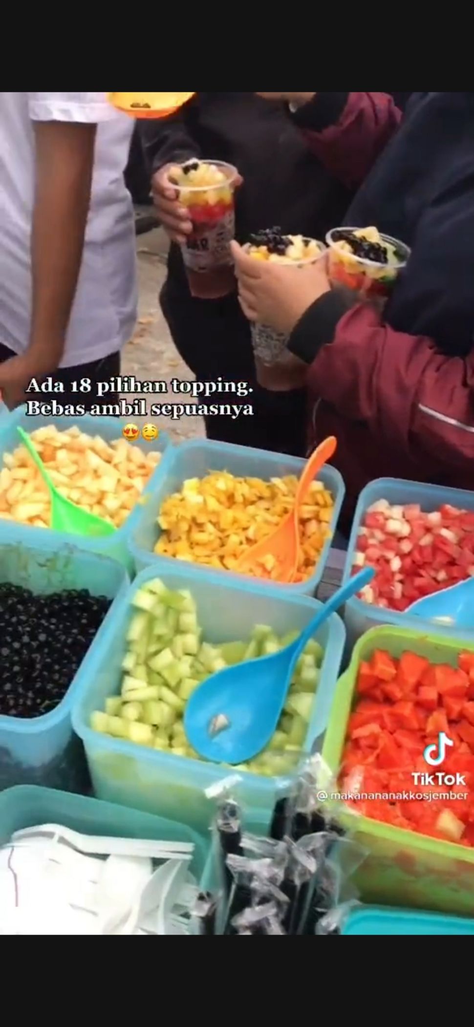 Viral Es Buah Prasmanan Ambil Sepuasnya Cuma Rp5 Ribu 8913