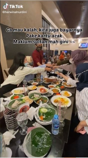 Buka bersama ala sultan, ternyata ini kejadian selanjutnya (TikTok @herwinalnurdini)