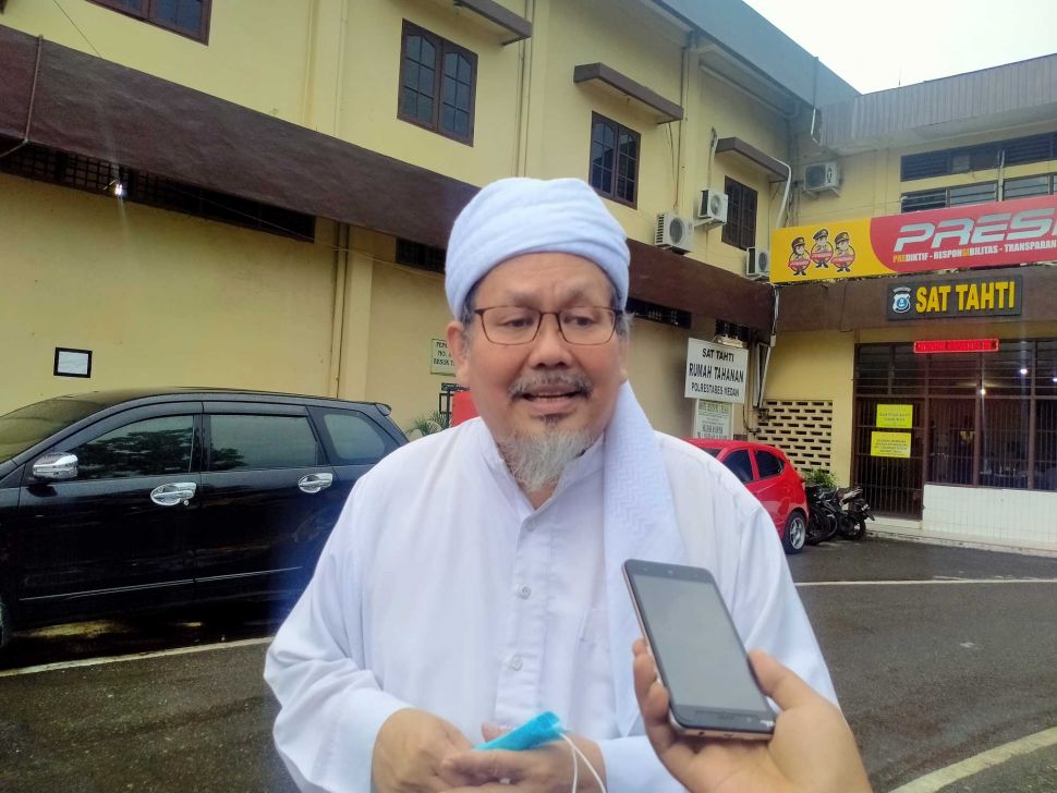 Ustaz Tengku Zulkarnaen saat berada di Polrestabes Medan. [Suara.com/M.Aribowo]