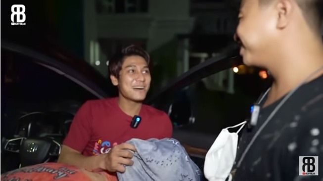 Rizky Billar ungkap hadiah dari Lesti Kejora. (YouTube/Rizky Billar)