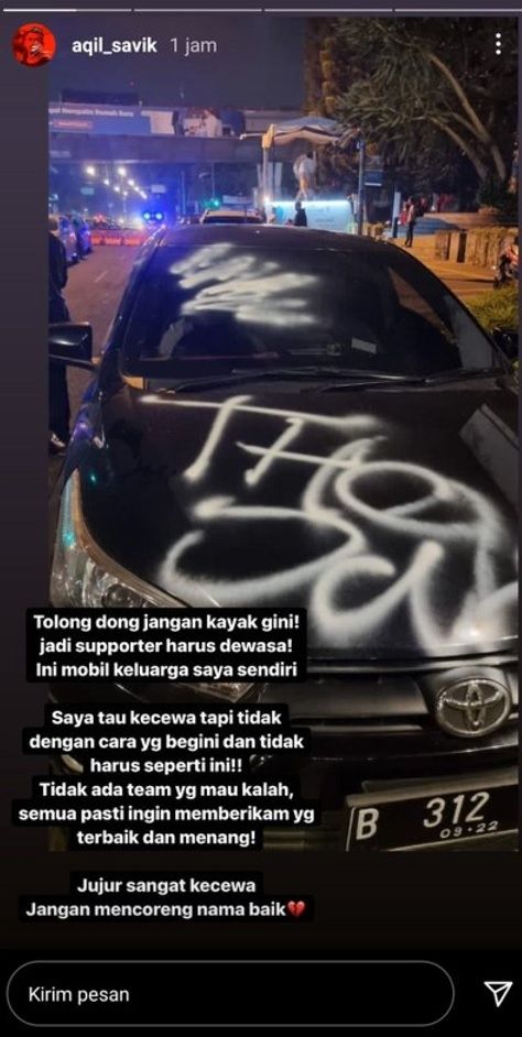 Unggahan instagram sotry kiper Persib Bandung, Aqil Savik terkait mobil kakaknya dirusak oknum bobotoh. [Dok. Instagram@aqil_savik]