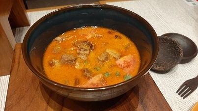 Soto Tangkar Kreasi Chef Yoggi Sanjaya. (Suara.com/Lilis Varwati)