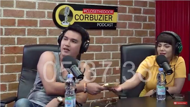 Tangkapan layar Podcast Corbuzier Aldi Taher terima uang dari Dinar Candy. [YouTube]