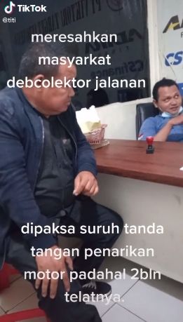 Debt collector tantang polisi. (Tiktok/@titi)