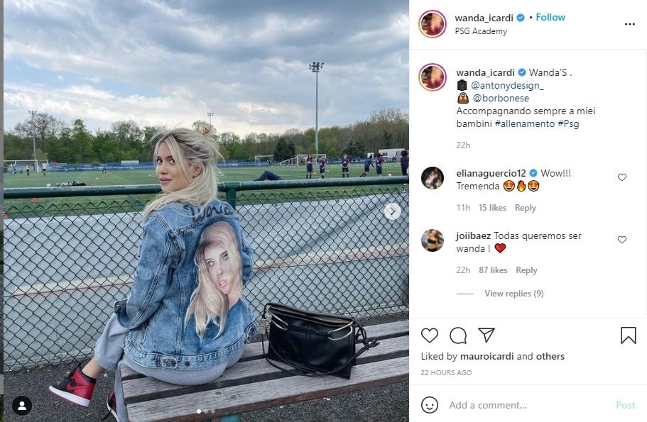 Wanda Nara kenakan jaket yang bergambar dirinya. (Instagram/wanda_icardi)