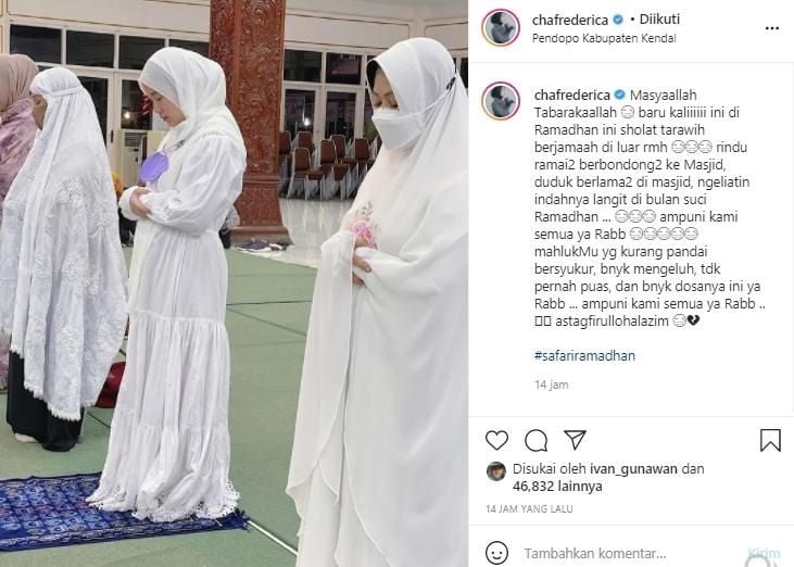 Postingan Chacha Frederica saat salat tarawih. (Instagram.com)