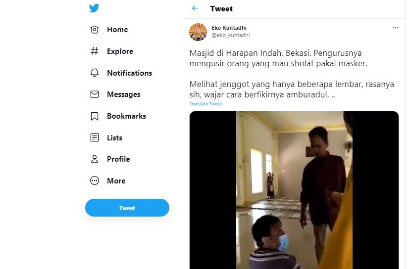 Viral video pria diusir gegara salat pakai masker.[Twitter/@eko_kuntadhi]