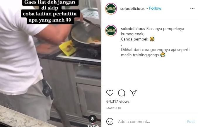 Viral Penjual Pempek Kantongi Benda Ini, Publik Auto Curiga. (Instagram/@solodelicious)