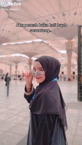 Kisah wanita diselingkuhi saat LDR. (Tiktok/@my_michan)