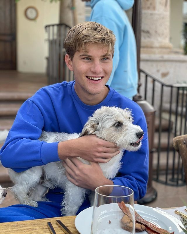 Profil Rory John Gates, putra BIll Gates (instagram/@jenniferkgates)