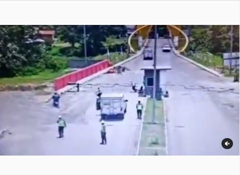 Viral Video Skill Dewa Pemudik Lewati Blokade Polisi. (Instagram/@makassar_iinfo)