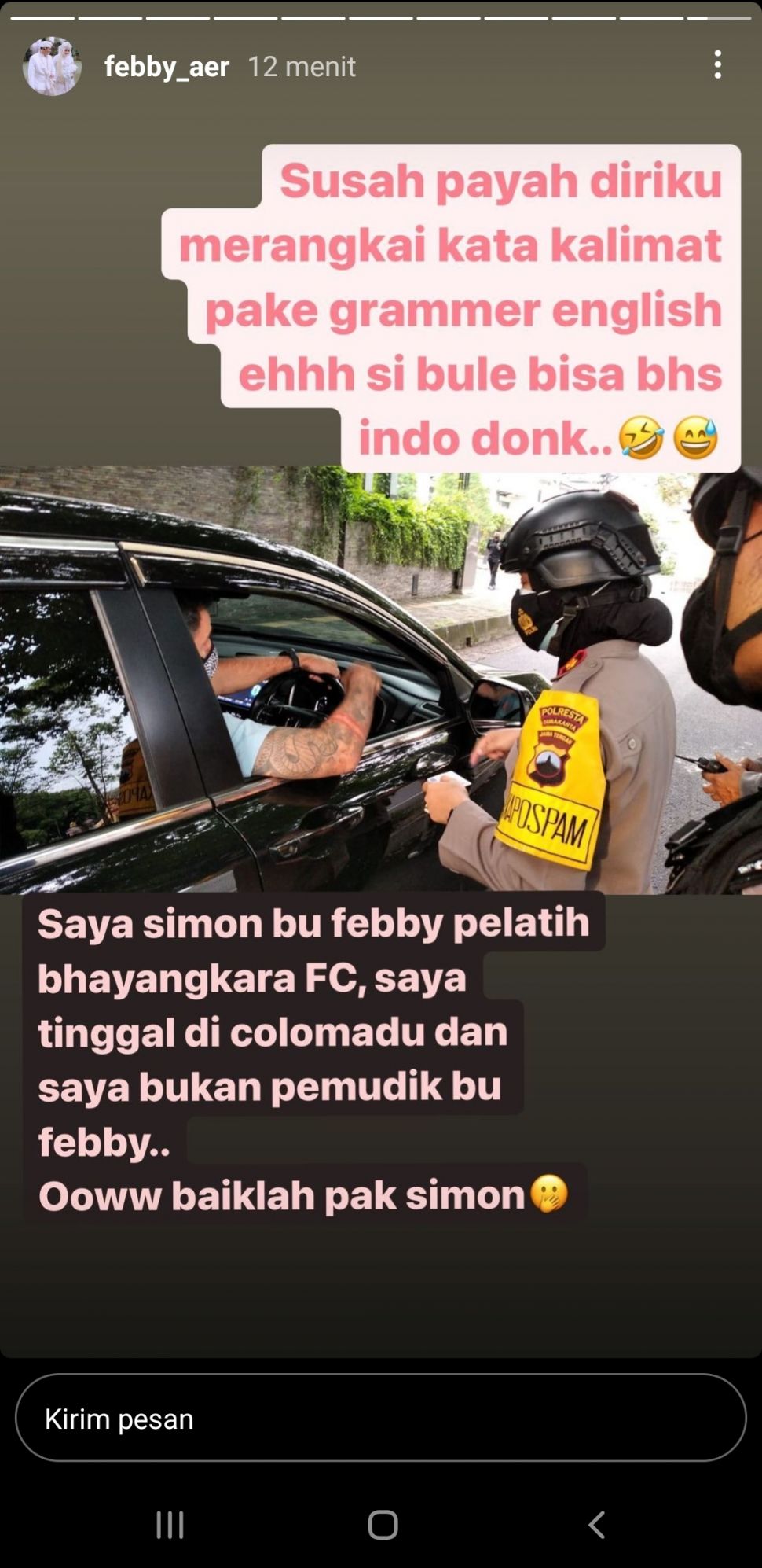 Tangkapan layar Instagram Story Kasat Binmas Polresta Solo Kompol Febriyani Aer saat menghentikan mobil yang dikendarai Direktur Teknik Bhayangkara Solo FC, Simon McMenemmy. [Instagram @febby_aer]