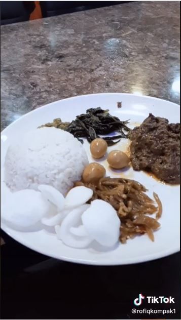 Nasi Padang di Korea Selatan (TikTok @rofiqkompak1)