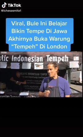 Bule buka warung tempe di London. (Tiktok/@sasmitamc)