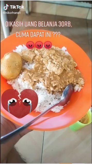 Pria ini sebut pacar tak berguna karena hanya masak telur (TikTok @nikofrans1)