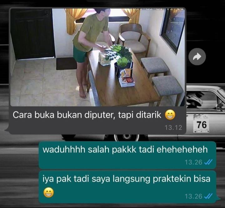 Viral lelaki susah buka toples kue, kepergok bapak kos. (Dok. Twitter/Txtdarikosan)