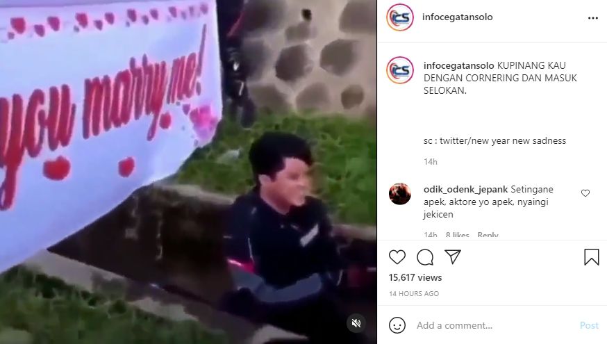 Pria lamar kekasih usai alami kecelakaan dan masuk got. (Instagram/infocegatansolo)