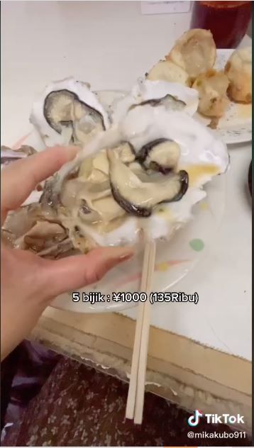 Kerang tiram di Jepang (TikTok @mikakubo911)