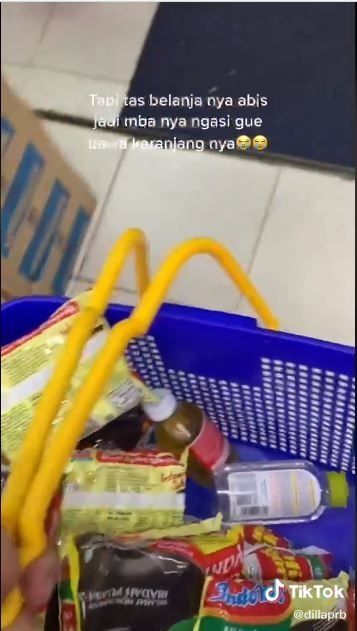 Kelupaan bawa tas belanja [tiktok]