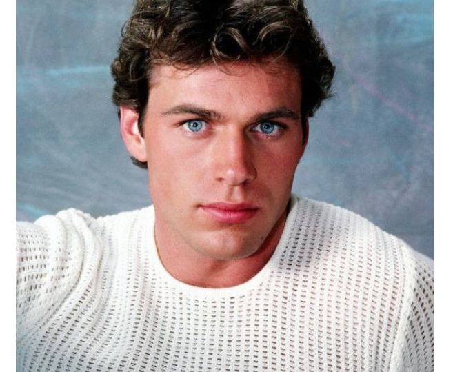 Artis yang meninggal saat syuting - Jon Erik Hexum. (imdb)