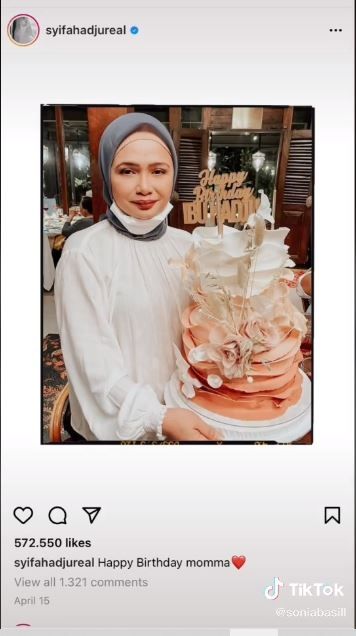 Kue untuk mama Syifa Hadju (TikTok @soniabasill)