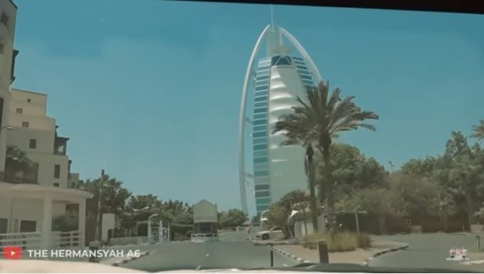 Burj Al Arab (YouTube The Hermansyah A6)