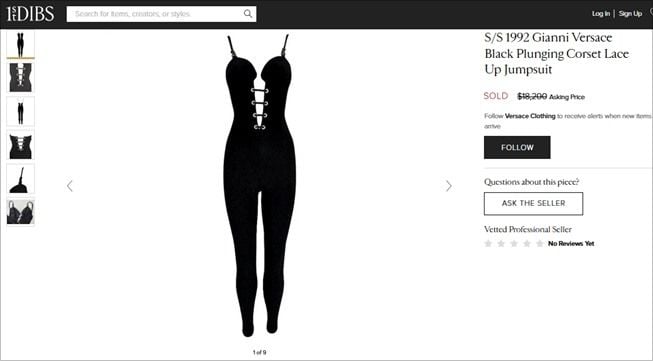 Detail baju seksi Kylie Jenner saat menghadiri pesta. (www.1stdibs.com)