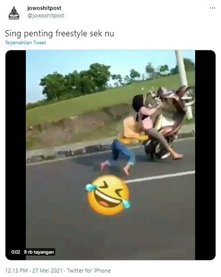 Duo ukhti pamer freestyle motor (Twitter/jowoshitpost)