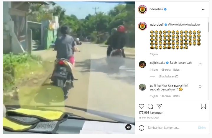 Viral wanita naik motor sein kanan tapi belok kiri, pas diklakson malah teriak-teriak (Instagram/ndorobeii).