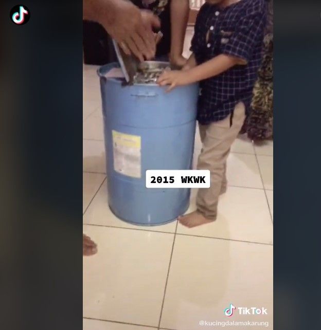 Nabung receh di drum capai puluhan juta (Tiktok)