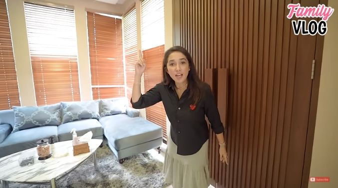 Potret rumah Vicky Prasetyo dan Kalina Octaranny. (YouTube/Ussy Andhika Official)