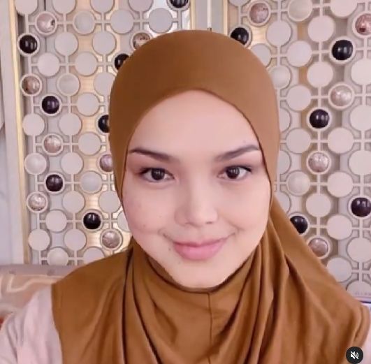 Potret artis Malaysia tanpa makeup - Siti Nurhaliza. (Instagram/ctdk)