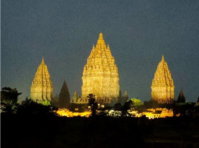 Pemandangan Candi Prambanan dari Restoran Rama Shinta (Suara/Hiromi)