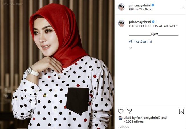 Syahrini pakai baju pemberian mertua. (Instagram/@Princessyahrini)