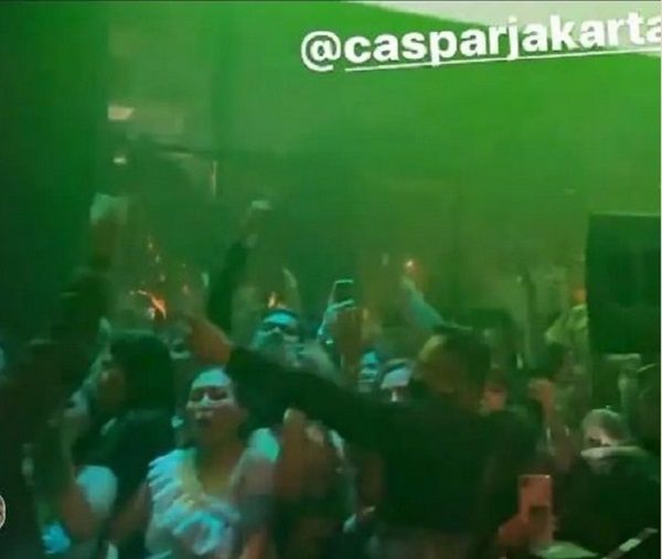 Acara DJ Bizzey di Jakarta yang viral tak mengikuti protokol kesehatan. (Foto: bidik layar video)
