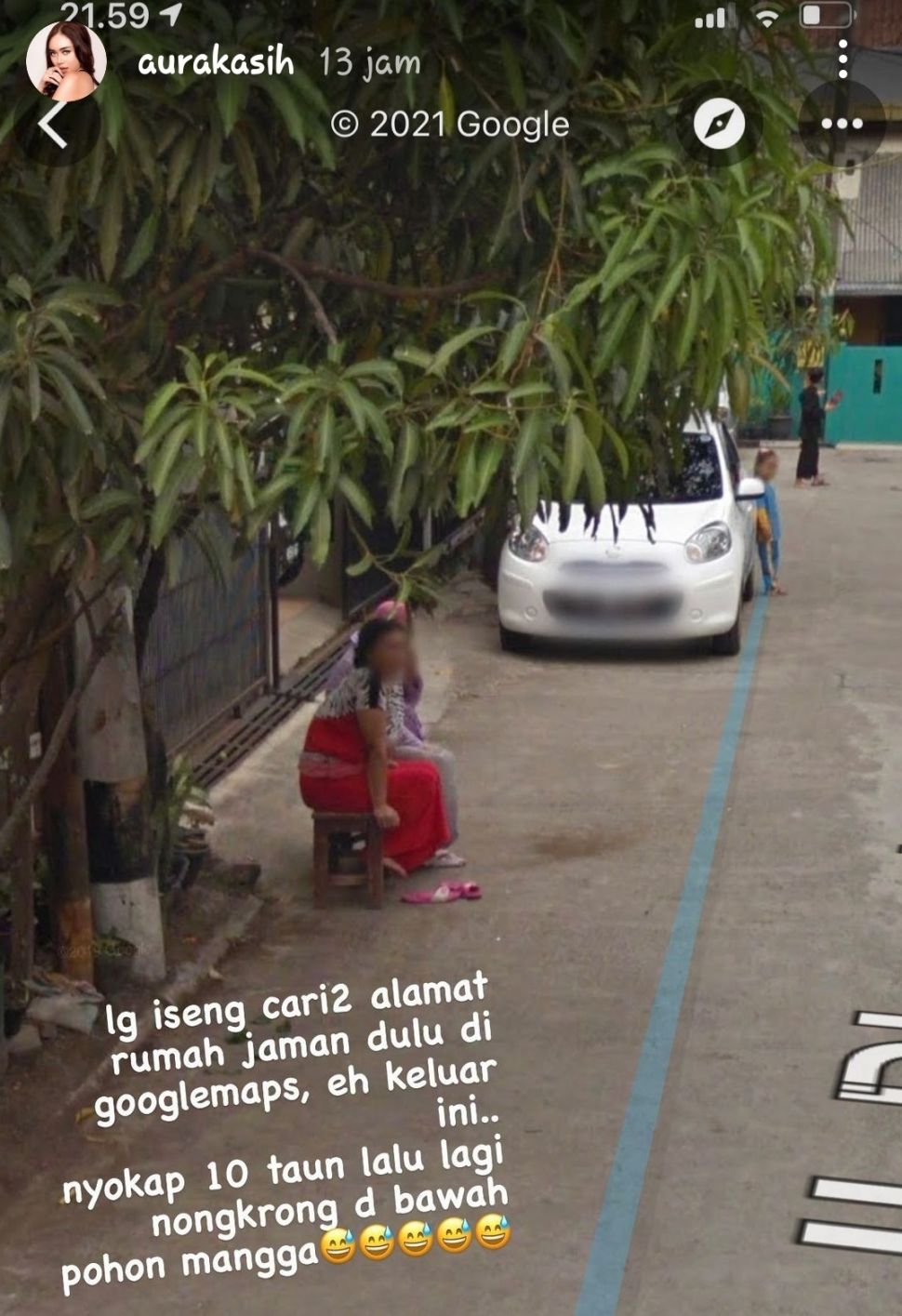 Aura Kasih temukan foto sang ibu 10 tahun lalu melalui aplikasi Google Map. [Instagram]