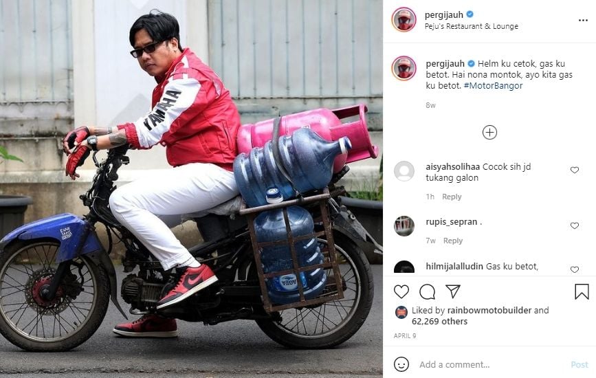 Deretan potret Gofar Hilman bareng kendaraan. (Instagram)