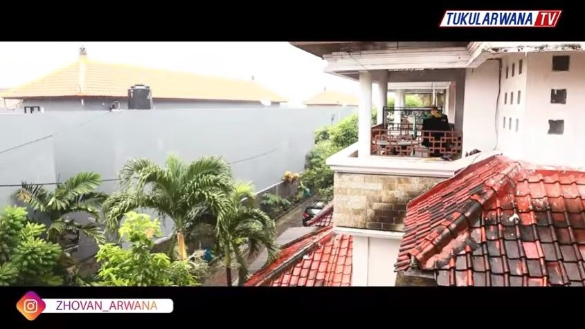 Potret rumah Tukul Arwana di Bali. (YouTube/ Tukul Arwana TV)