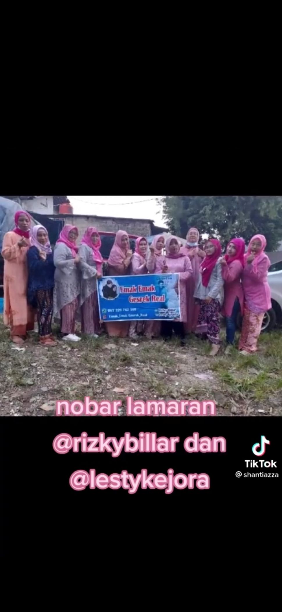 Emak-Emak Adakan Syukuran dan Nobar Lamaran Lesti Kejora dan Rizky Billar. (TikTok)