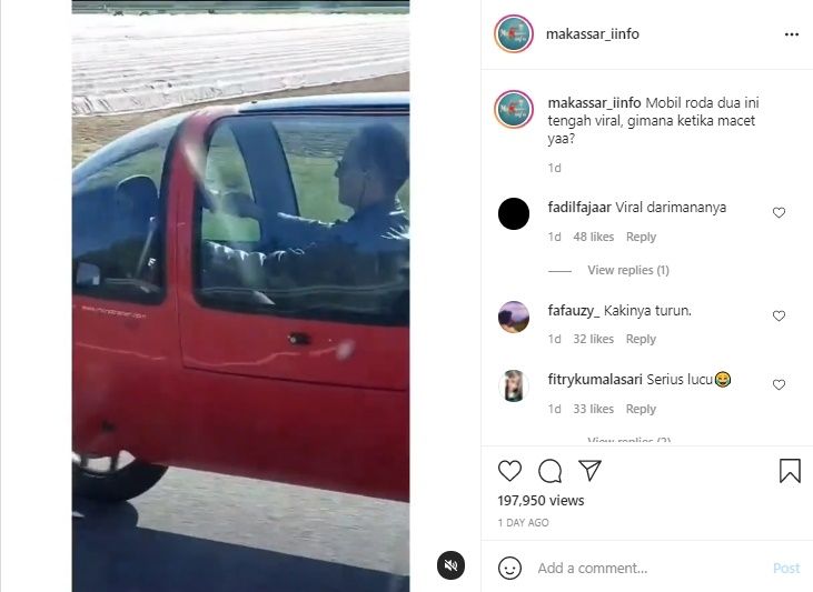 Viral Penampakan Mobil Roda Dua Melintas di Jalanan. (Instagram/@makassar_iinfo)