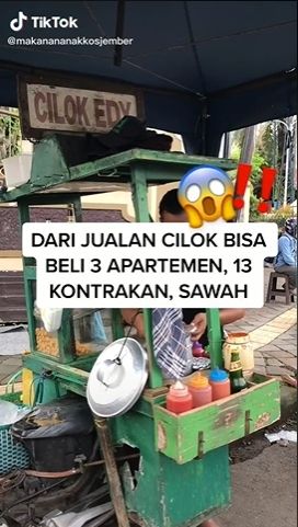 Kisah pedagang cilok sukses. (Tiktok/@makanananakkosjember)