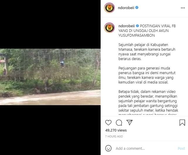 Video Wanita Bertaruh Nyawa Bergantungan di Jembatan Rusak. (Instagram/@ndorobeii)